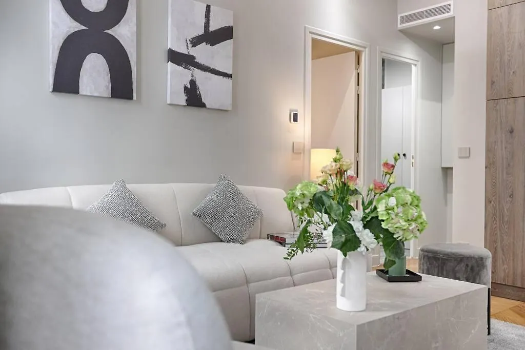 Mykeypers Great Luxury Flat 1Br/4P - Champs Elysees Apartment Paris