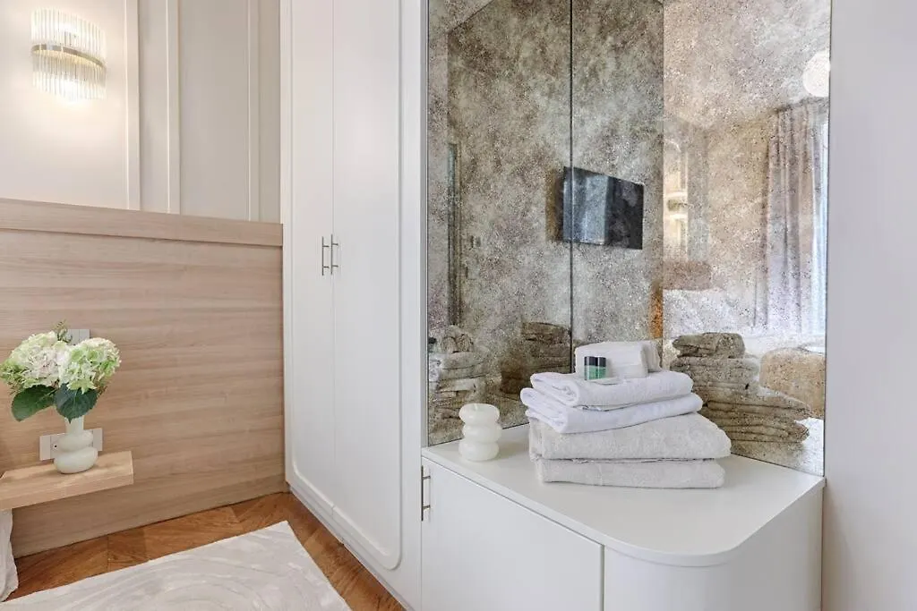 Mykeypers Great Luxury Flat 1Br/4P - Champs Elysees Apartment Paris