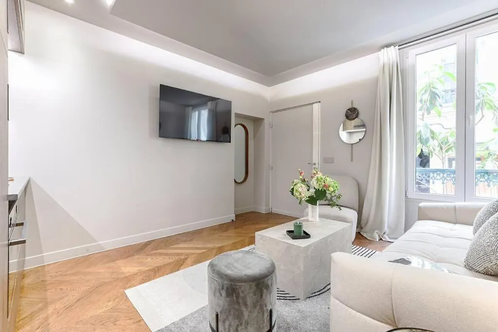 Mykeypers Great Luxury Flat 1Br/4P - Champs Elysees Apartment Paris